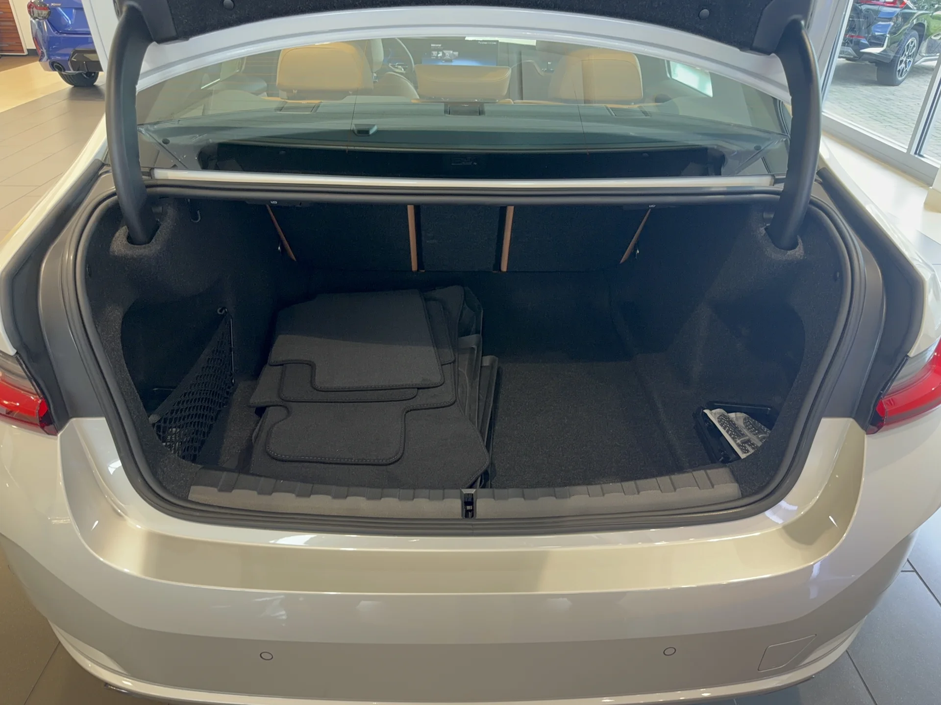 New 2025 Mineral White Metallic BMW 330i xDrive Sedan image 27