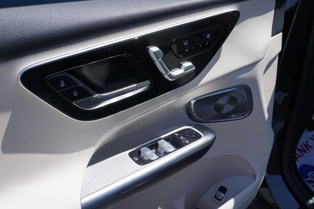 New 2026 Graphite Grey Metallic Mercedes-Benz GLC 300 image 19