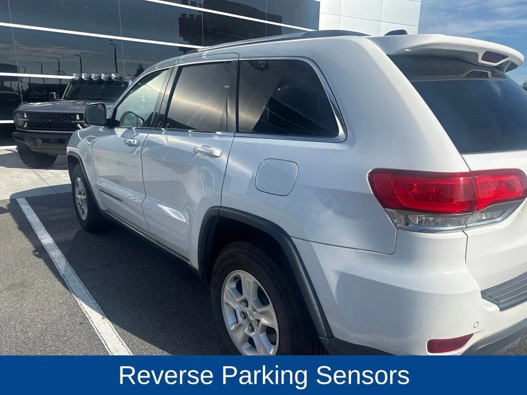 Used 2017 Bright White Clearcoat Jeep Laredo image 4