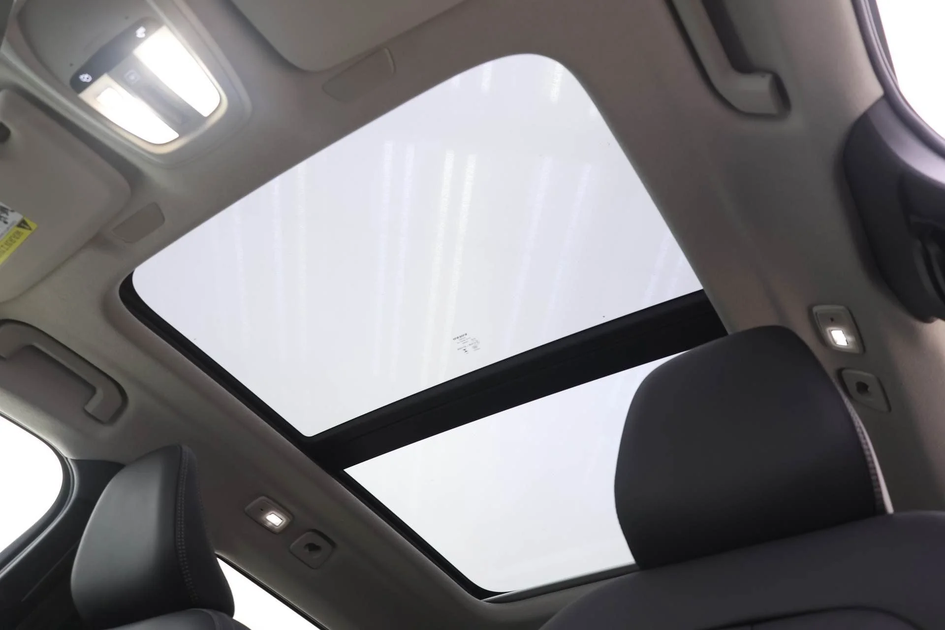 2025 Volvo XC40 Ultra - Photo 15