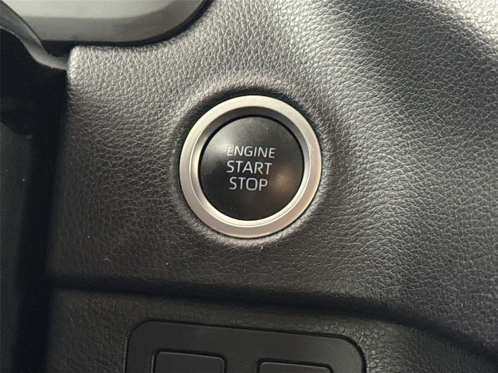 Used 2023 Ice Cap Toyota SR5 image 21