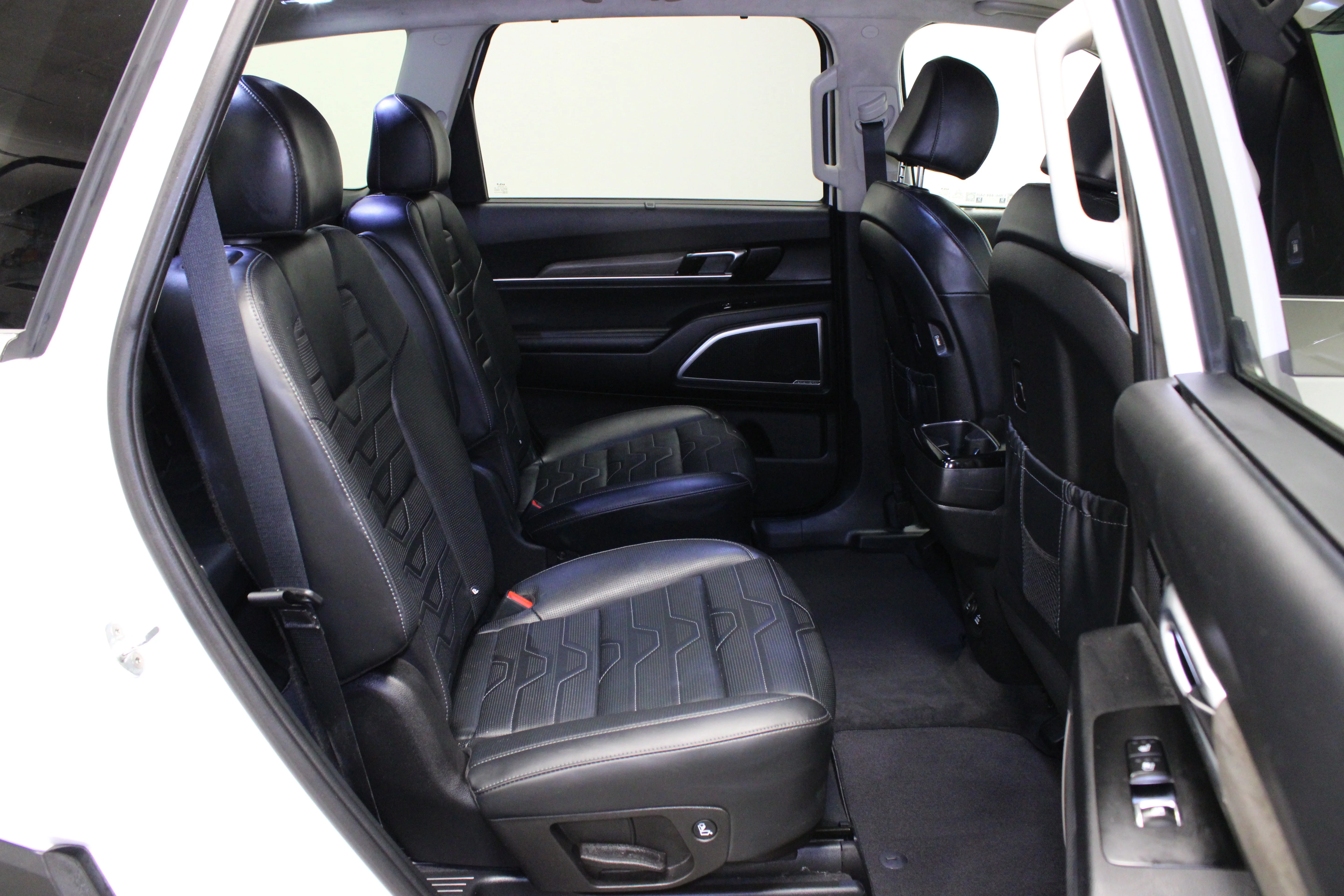 Used 2022 Glacial White Pearl Kia SX image 16