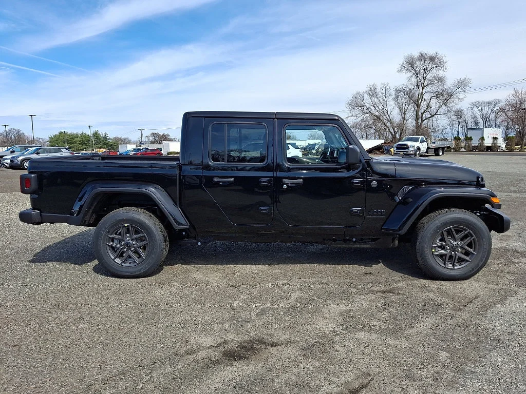 New 2026 Black Clear-Coat Exterior Paint Jeep Sport S image 9