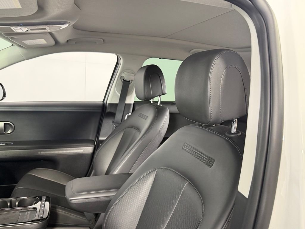 Used 2025 White Hyundai Limited image 25