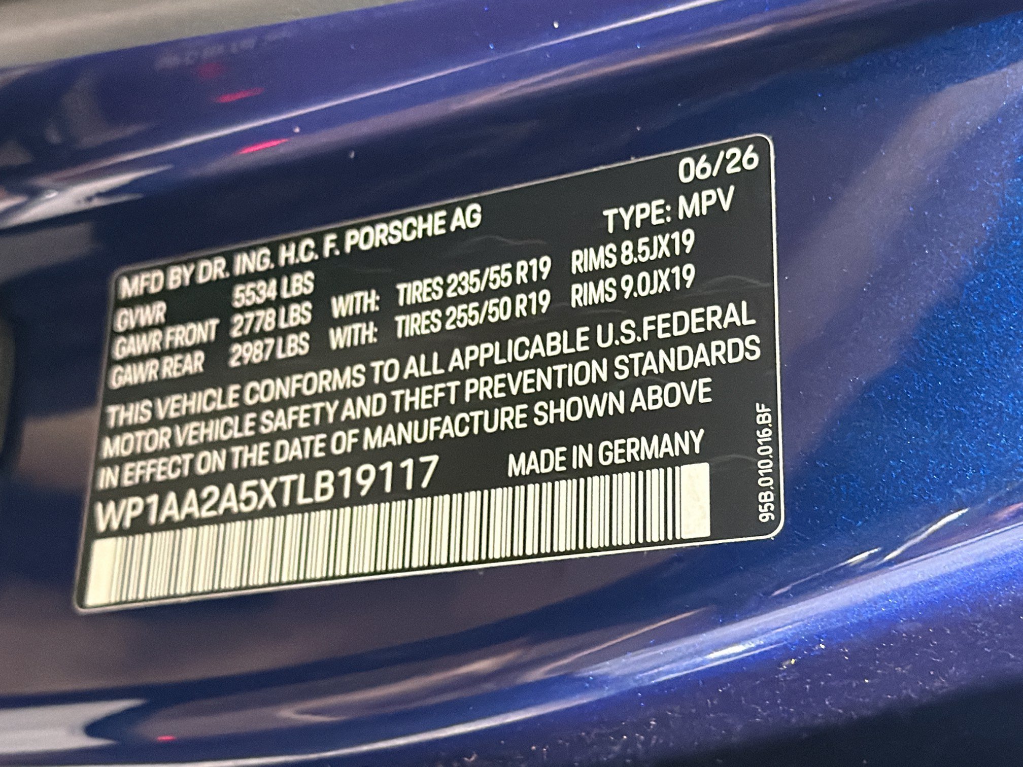 New 2026 Gentian Blue Metallic Porsche  image 42