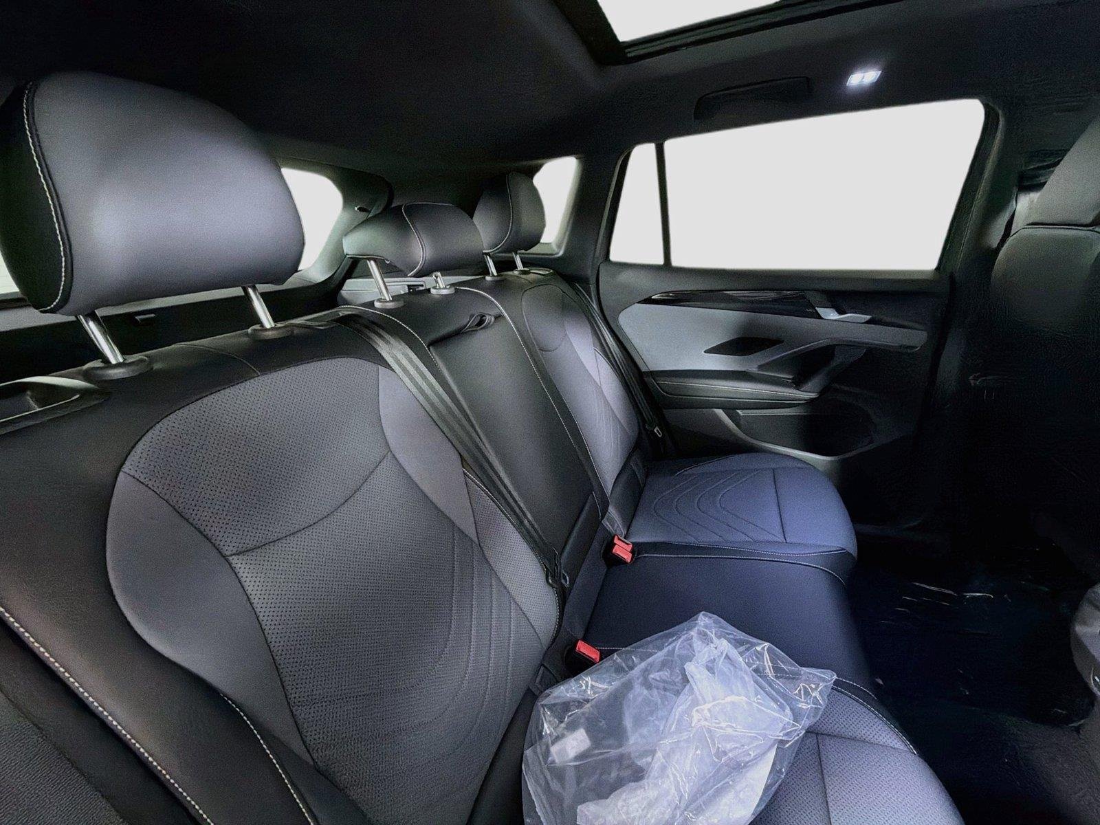New 2026 Platinum Gray Metallic Volkswagen SE R-Line Black image 25