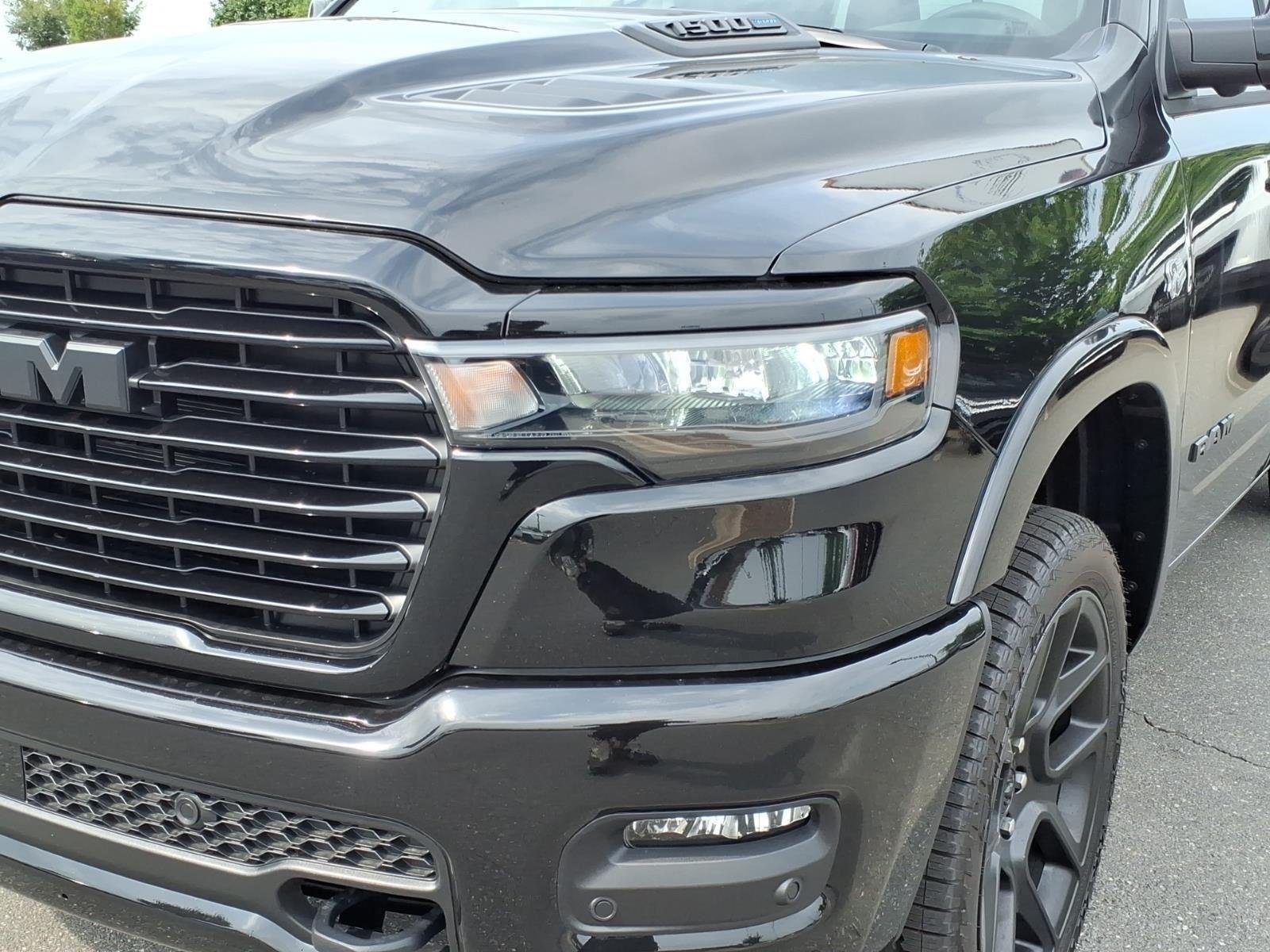 New 2026 Diamond Black Crystal Pearl-Coat Exterior Paint RAM Laramie image 15
