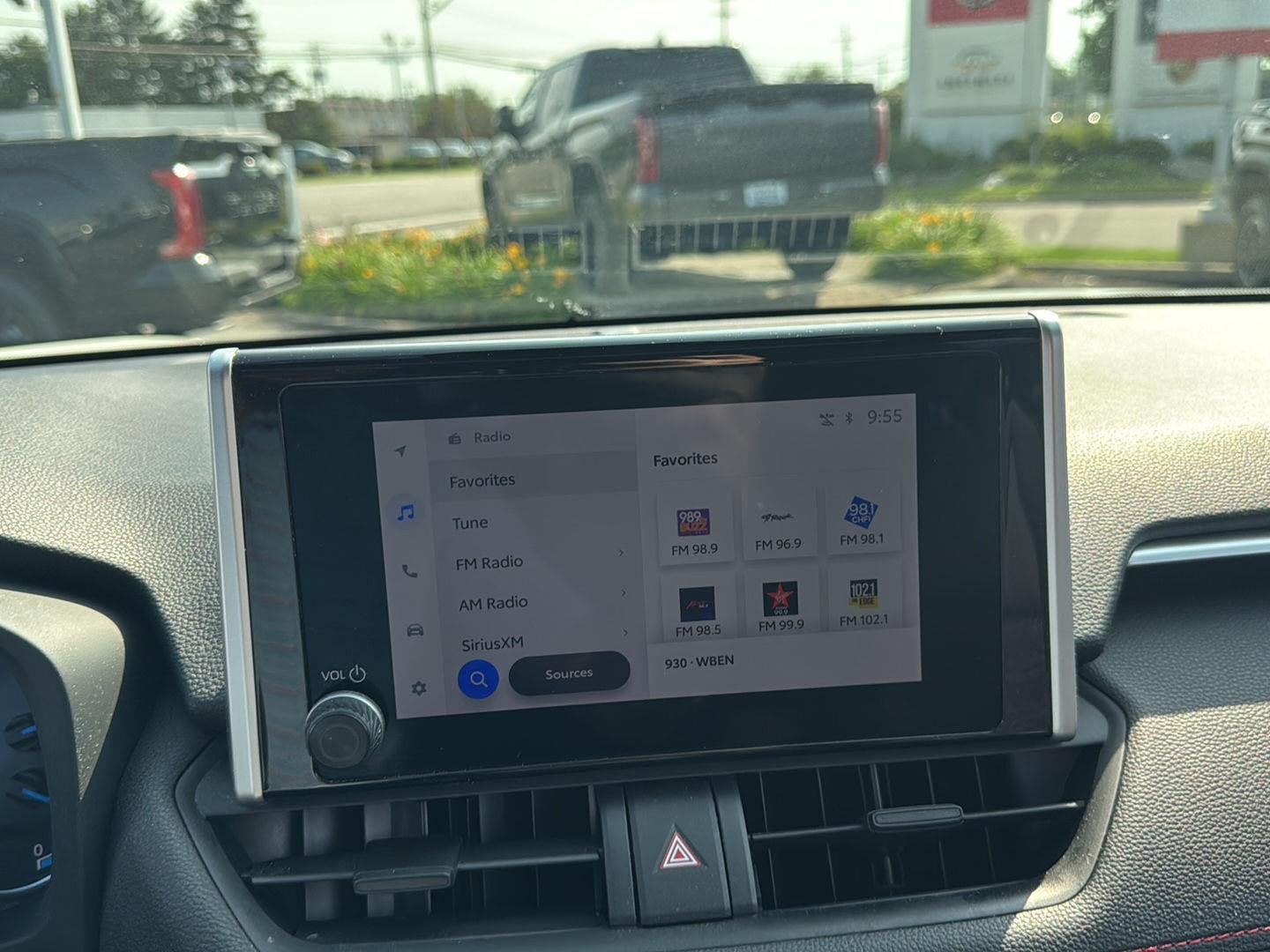 Certified Used 2024 Ice Cap Toyota SE image 9