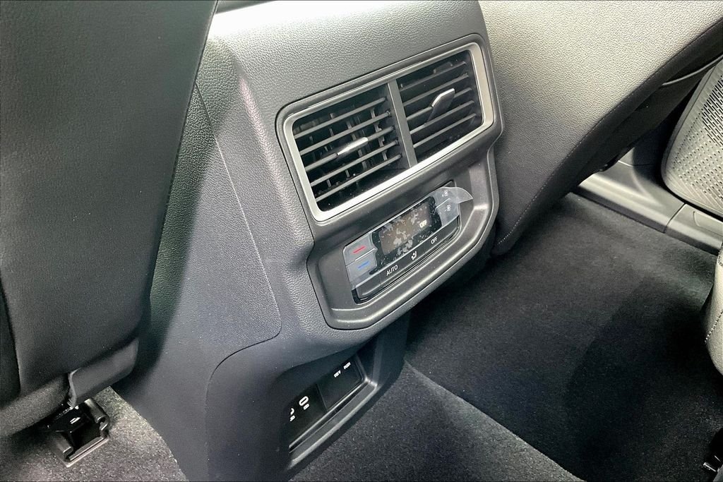 2026 Volkswagen Atlas SE w/Tech - Photo 8