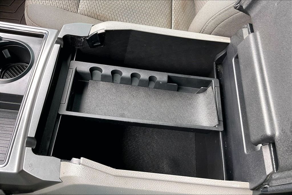 Used 2019 Agate Black Metallic Ford XLT image 26