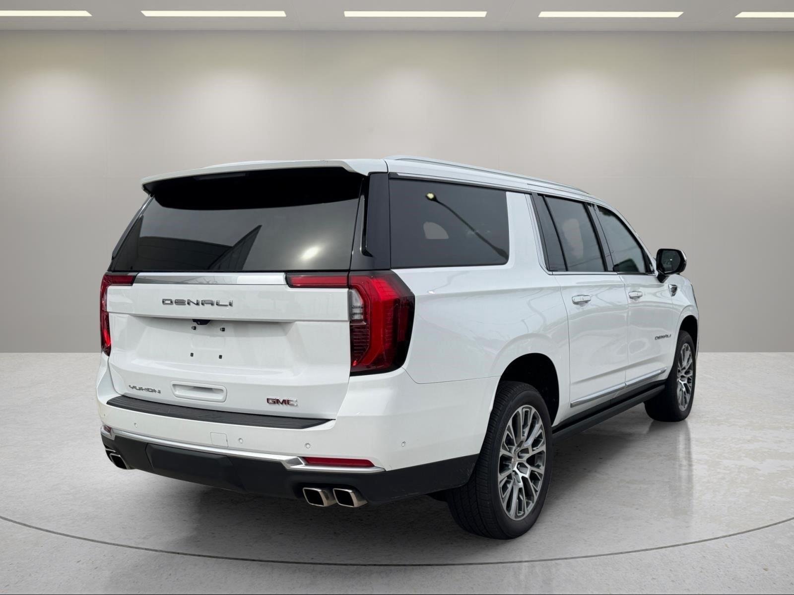 Used 2026 Summit White GMC Denali image 5