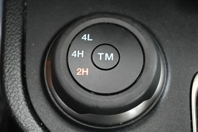 Used 2021 Orange Ford Lariat image 29