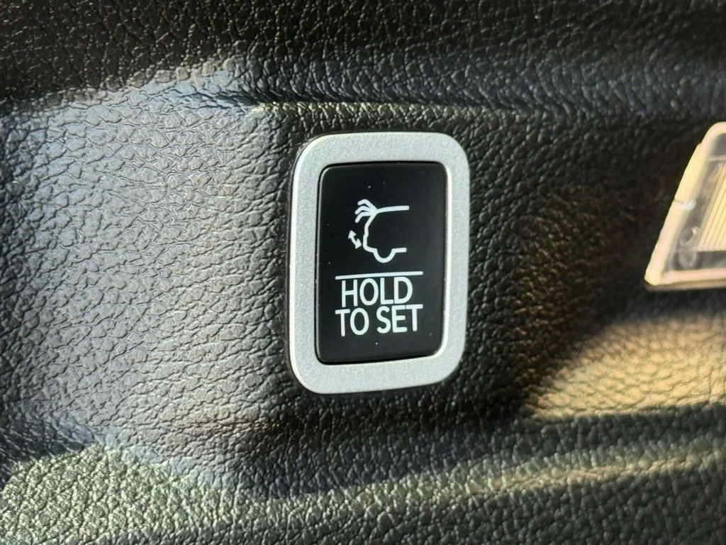 Used 2025 White Jeep Summit image 41