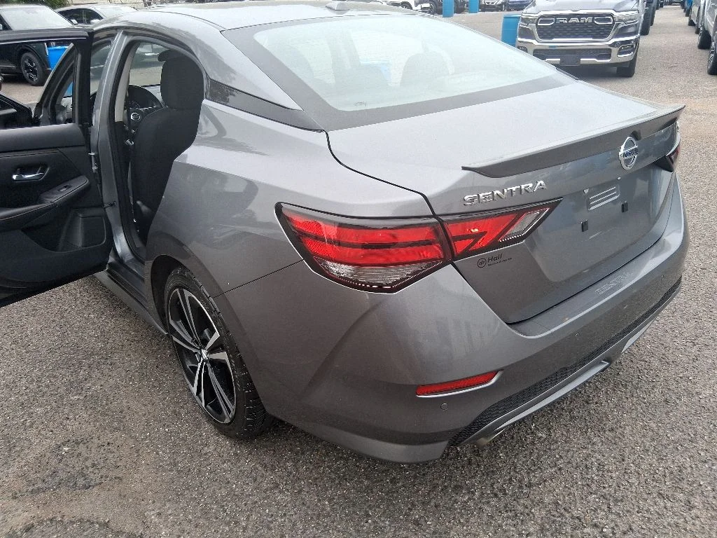 Used 2022 Gray Nissan SR image 16