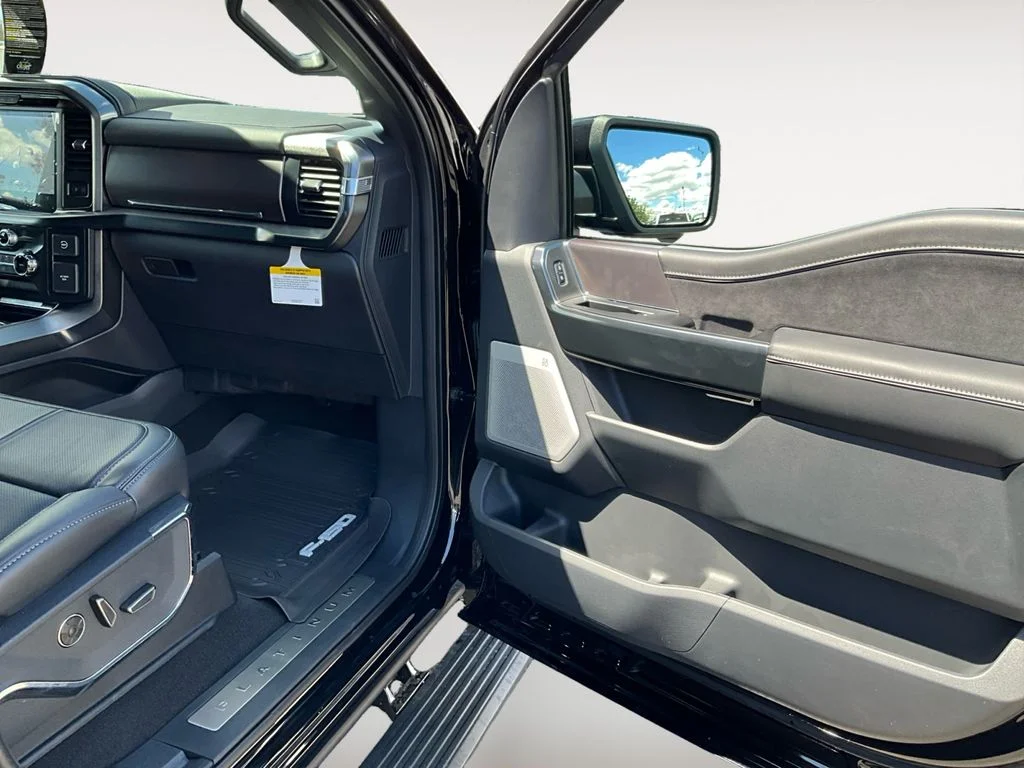 2026 Ford F-150 Platinum - Photo 9