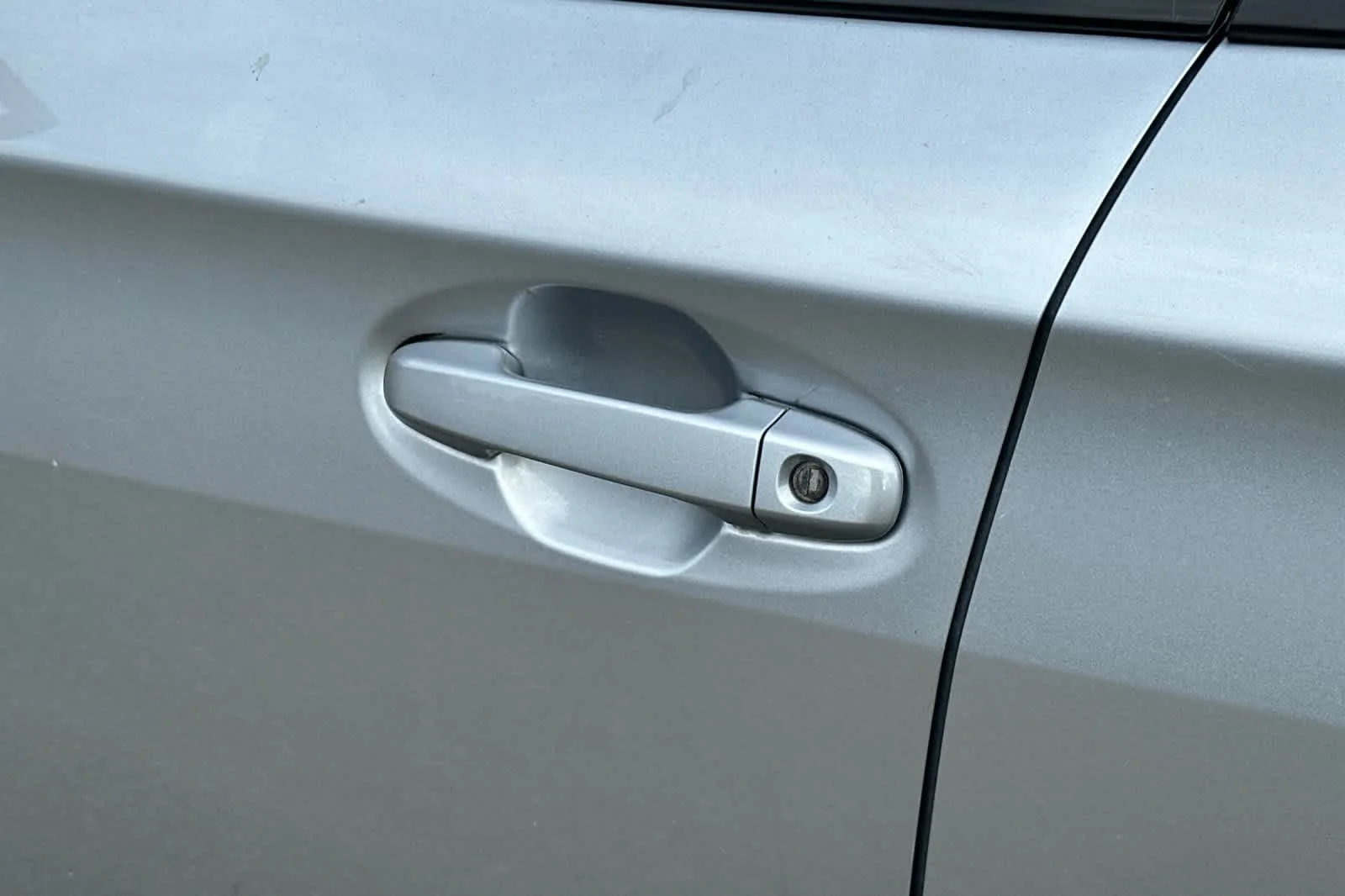 Used 2023 Ice Silver Metallic Subaru Premium image 19