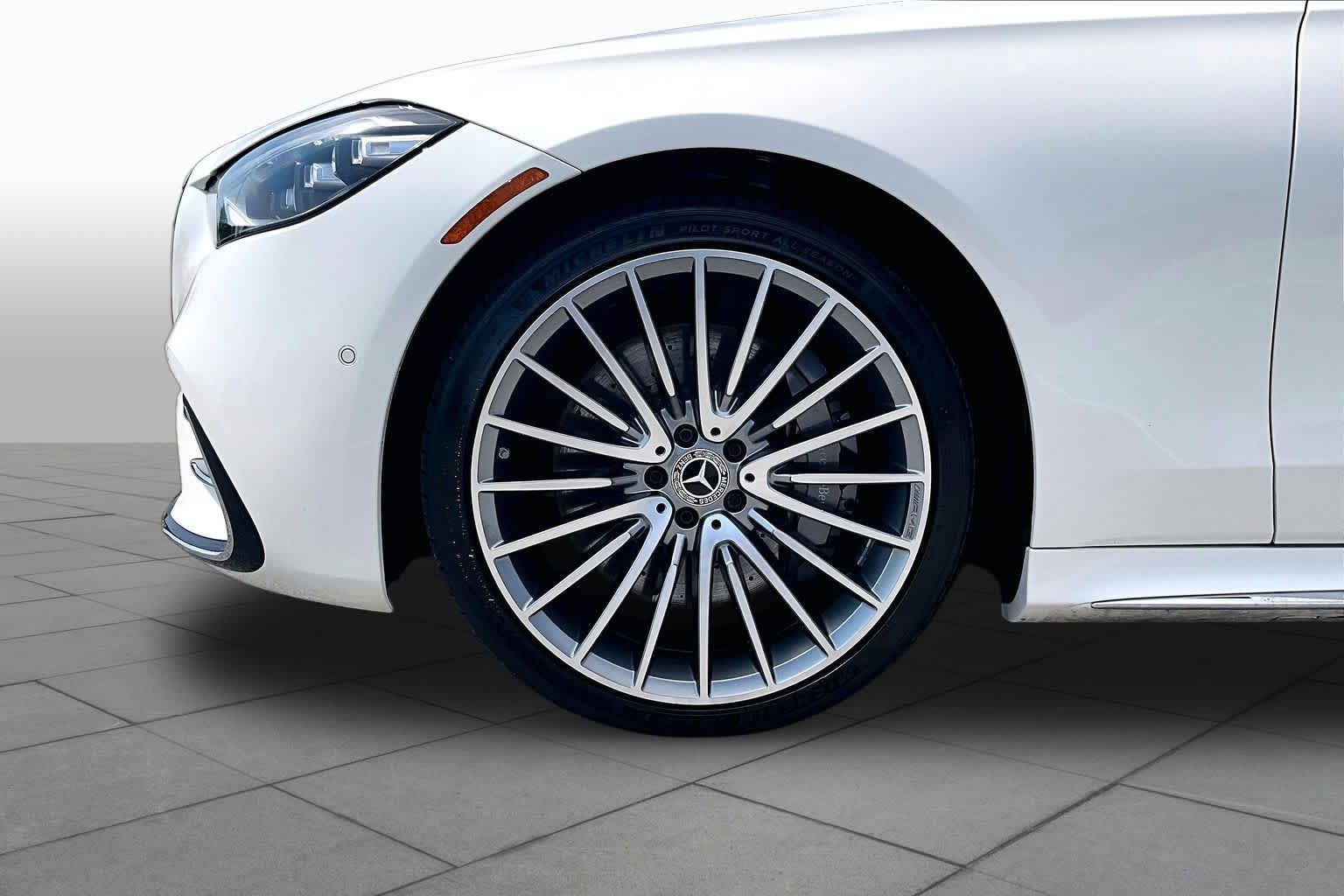 Used 2022 MANUFAKTUR Diamond White Mercedes-Benz S 580 image 10