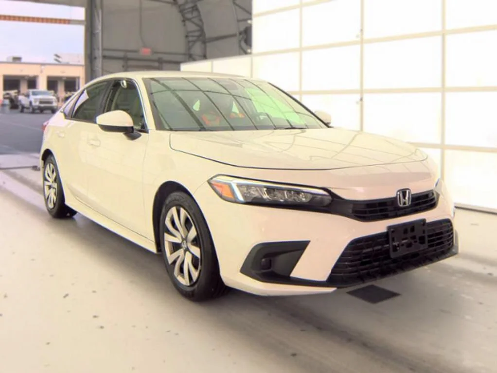 Used 2024 Platinum White Pearl Honda LX image 3