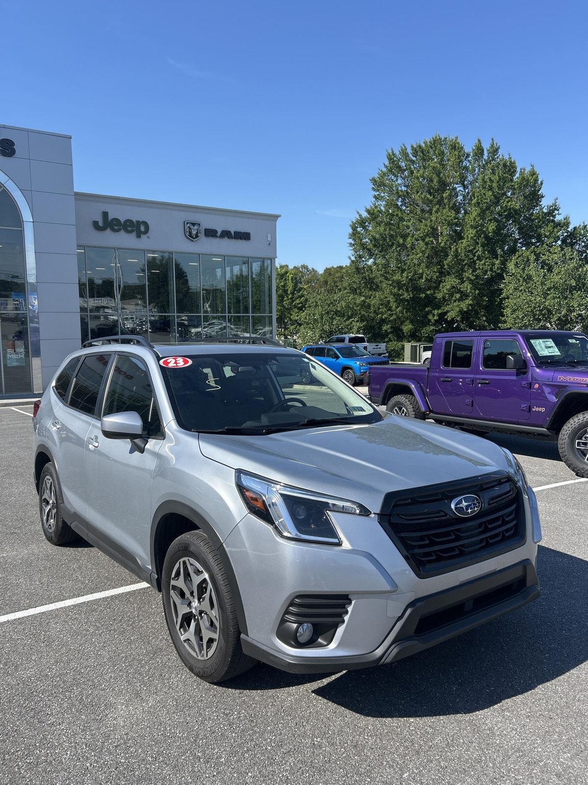 Used 2023 Ice Silver Metallic Subaru Premium image 1
