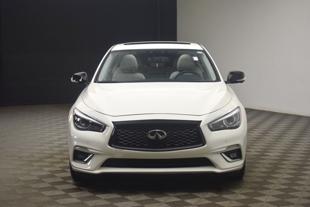 Used 2021 Majestic White INFINITI 3.0t LUXE image 17