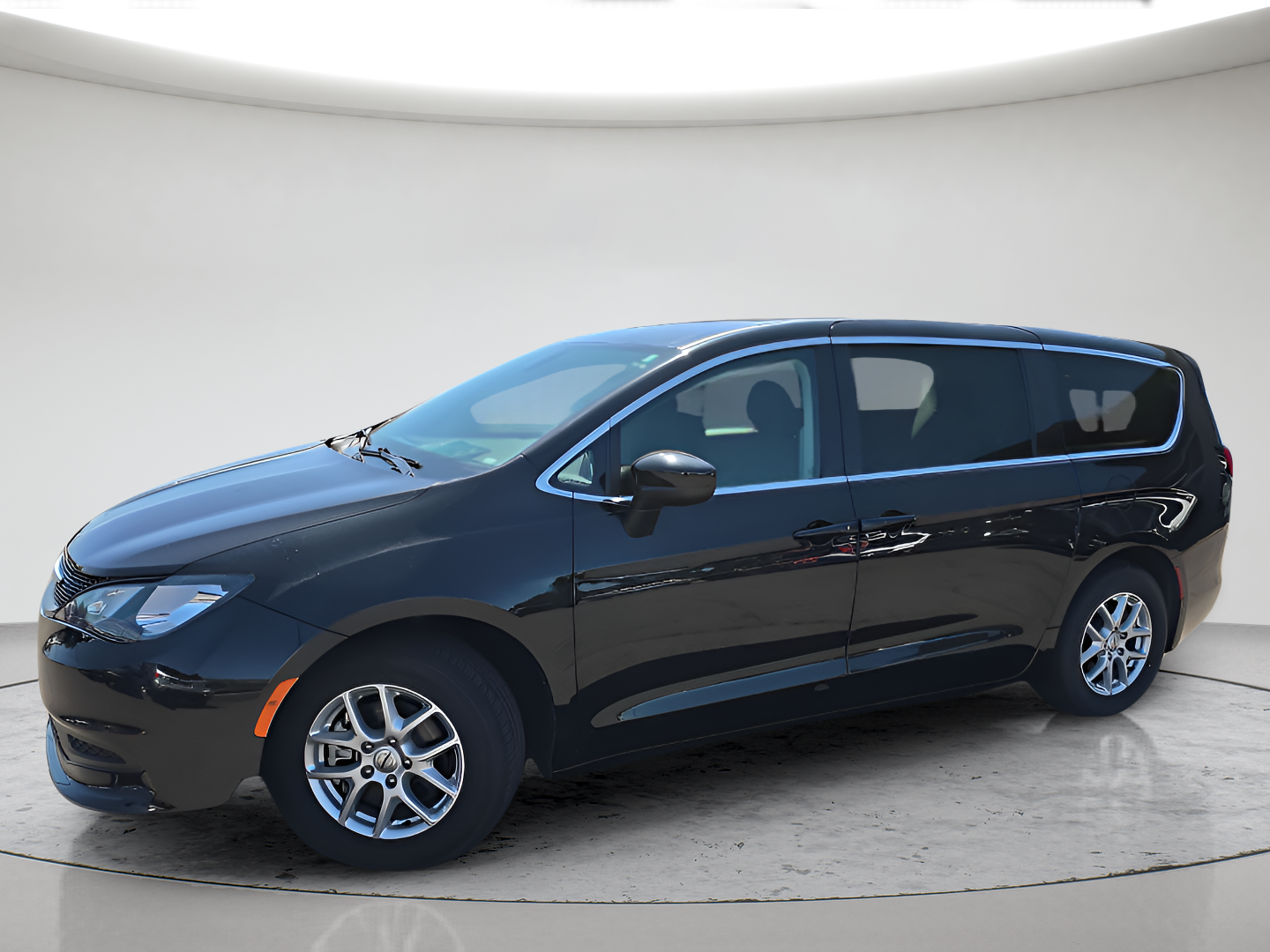 2022 Chrysler Voyager LX's photo