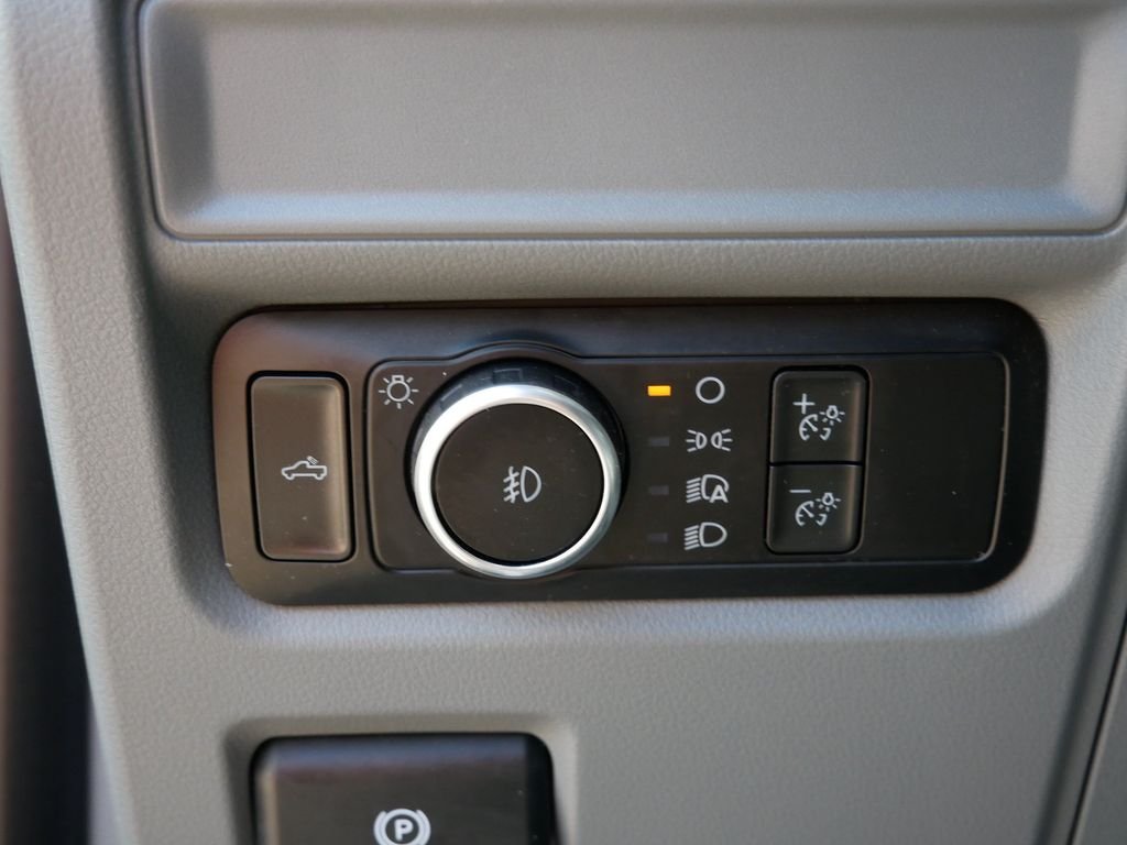 Used 2023 White Ford XLT image 17