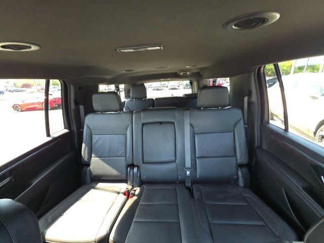 Used 2025 Gray Chevrolet Z71 image 29