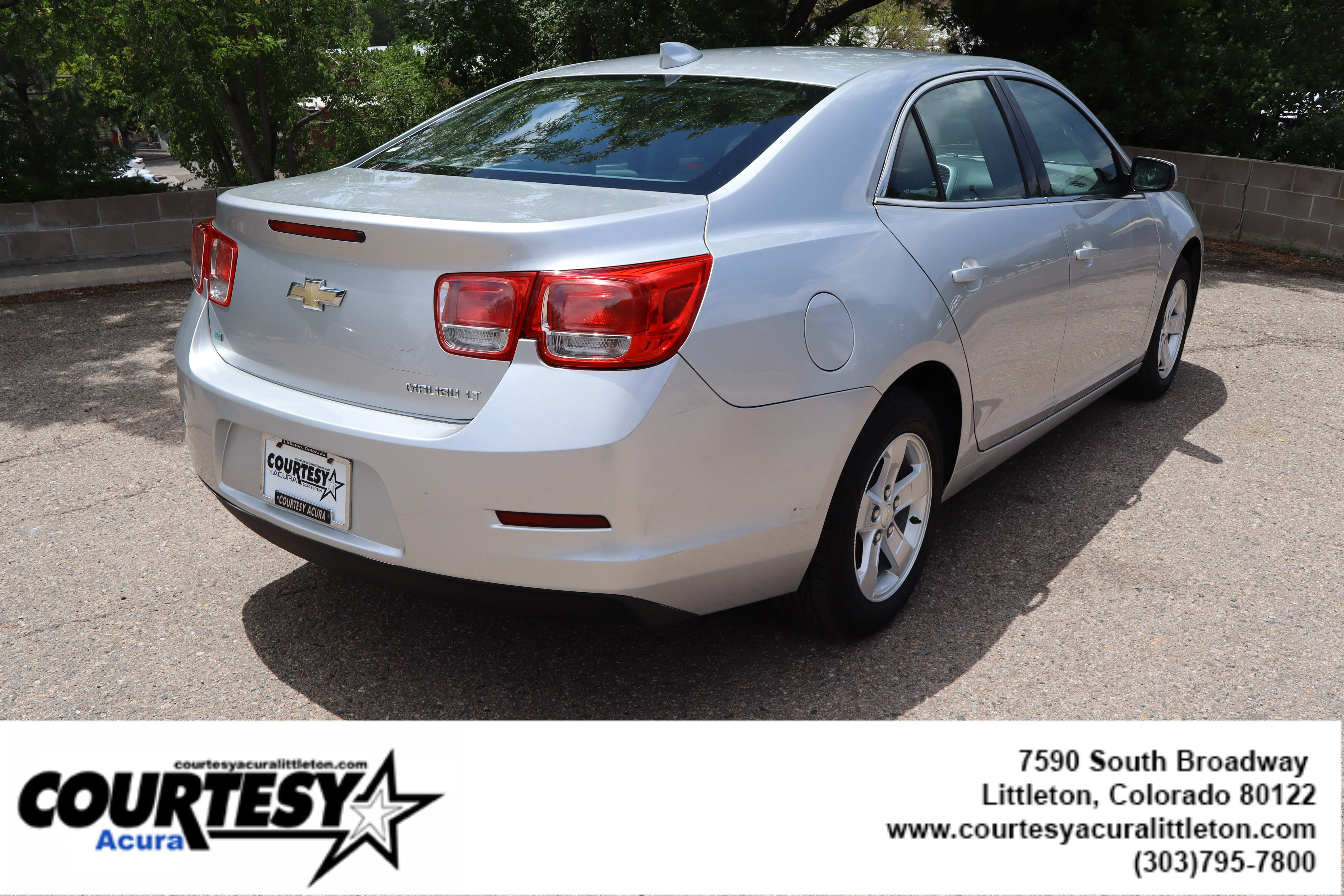 Used 2016 Silver Ice Metallic Chevrolet LT image 6