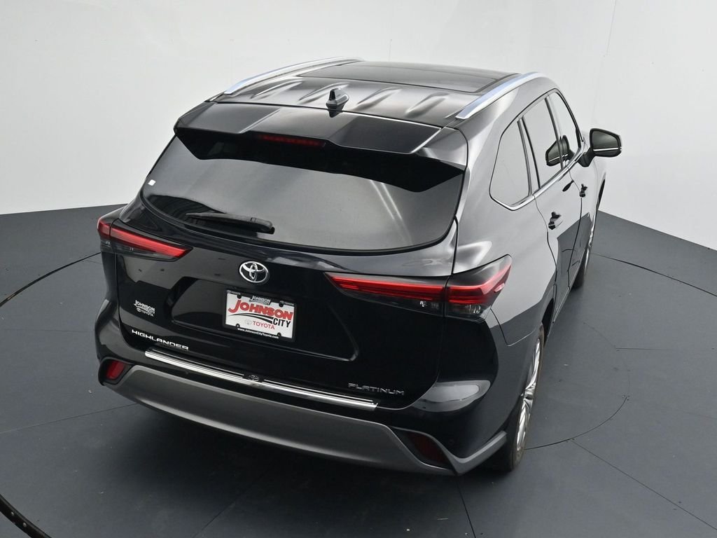 Used 2023 Black Toyota Platinum image 28