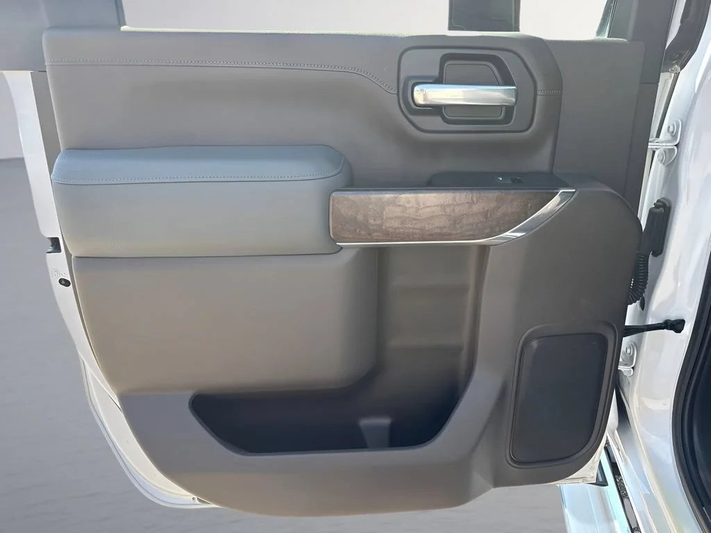 Used 2020 WHITE FROST TRICOAT GMC Denali image 30