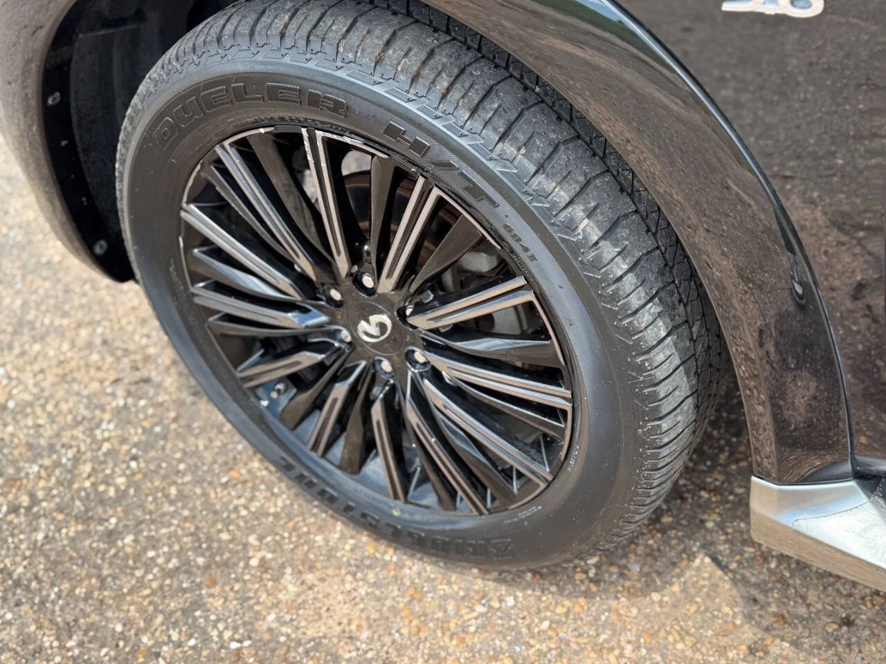 Used 2019 Black INFINITI Limited AWD 4dr SUV image 10