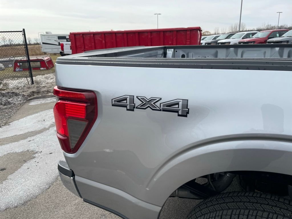 Used 2025 Silver Ford XLT image 13
