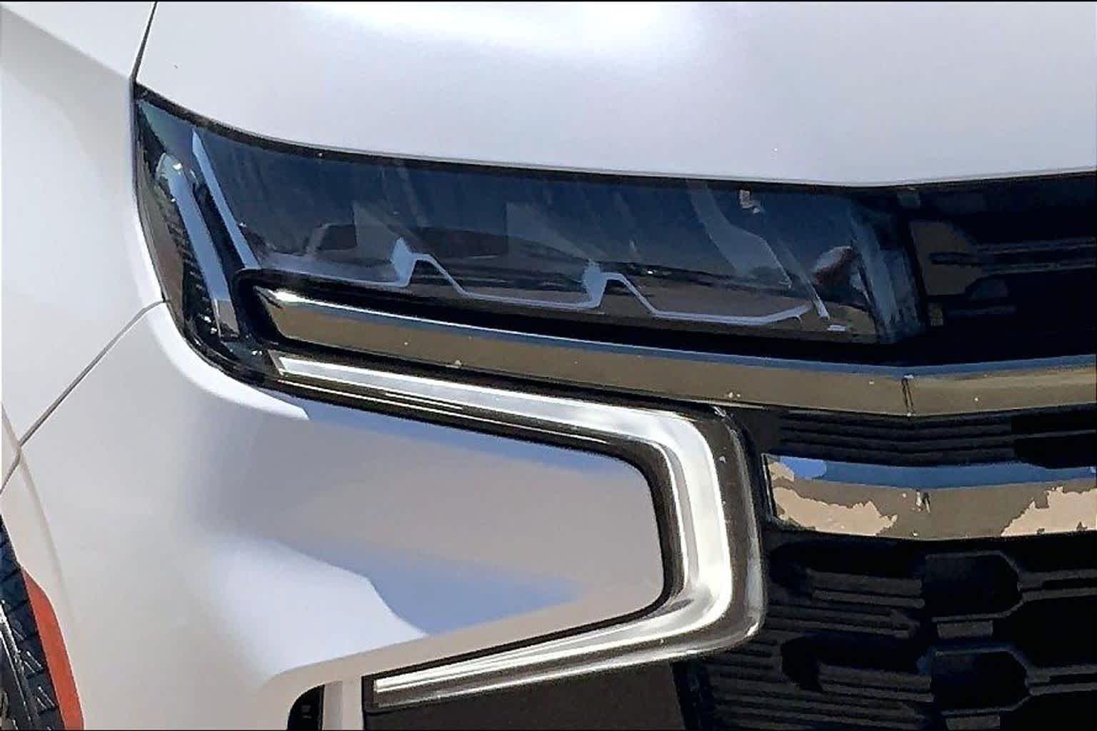 Used 2022 Iridescent Pearl Tricoat Chevrolet Z71 image 28
