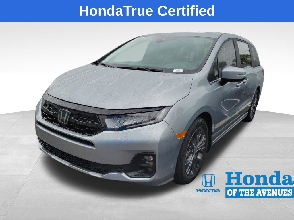 Certified Used 2026 Solar Silver Metallic Honda Touring image 4
