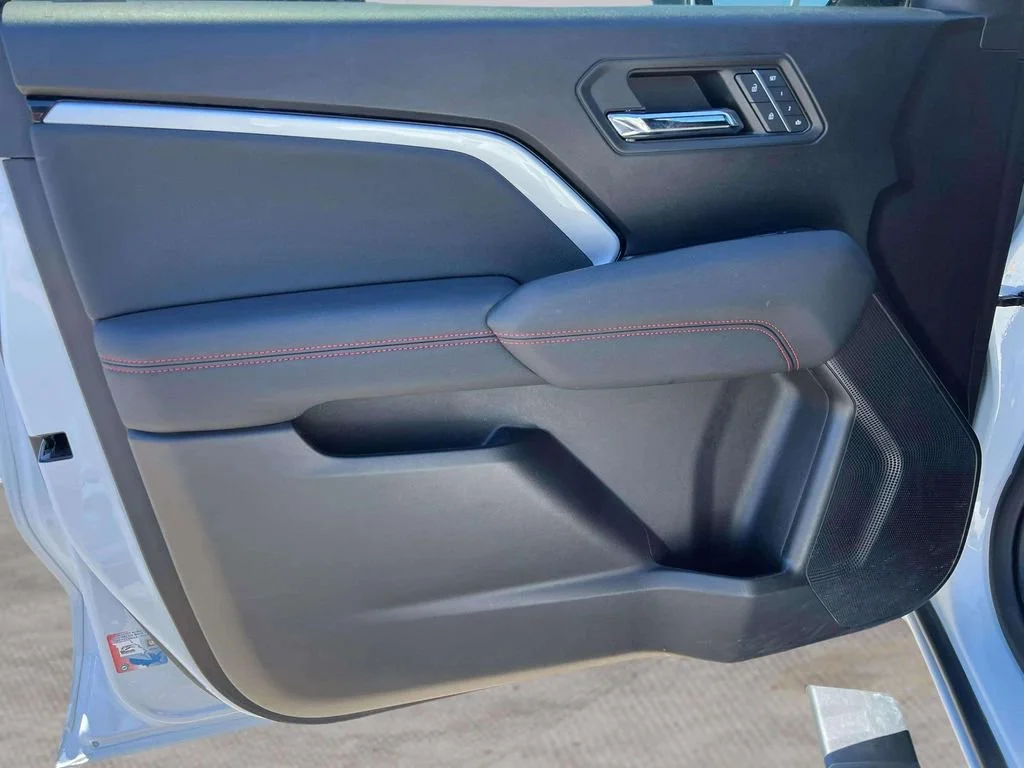 Certified Used 2023 Summit White Chevrolet Z71 image 25