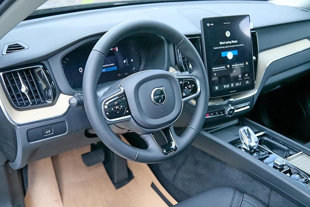 New 2026 Onyx Black Volvo Plus image 13