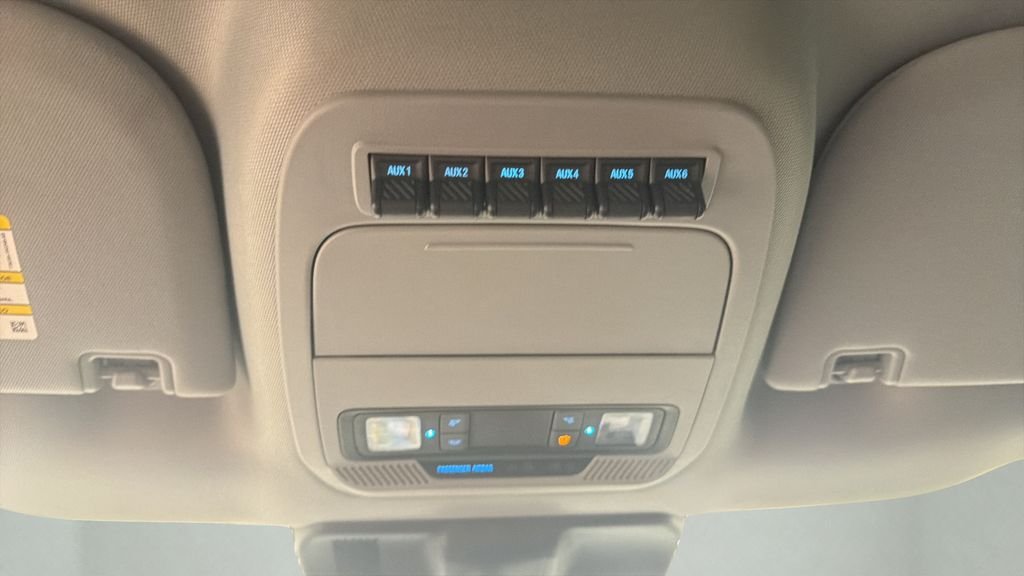 Used 2023 White Ford XL image 21