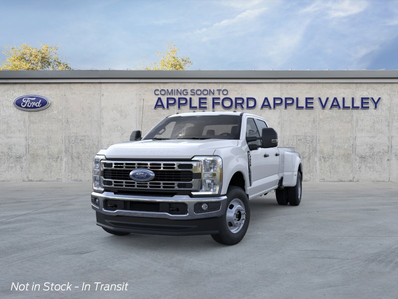 New 2026 Oxford White Ford XLT image 2