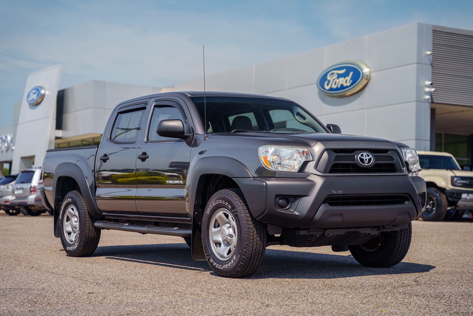 2015 Toyota Tacoma PreRunner Double Cab AT's photo