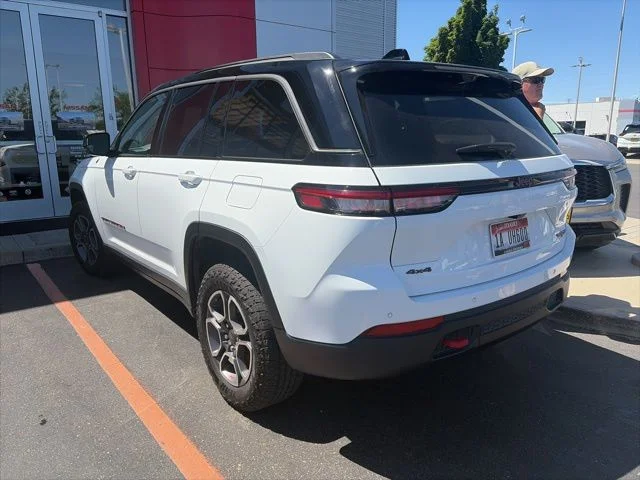 Used 2022 White Jeep Trailhawk image 4