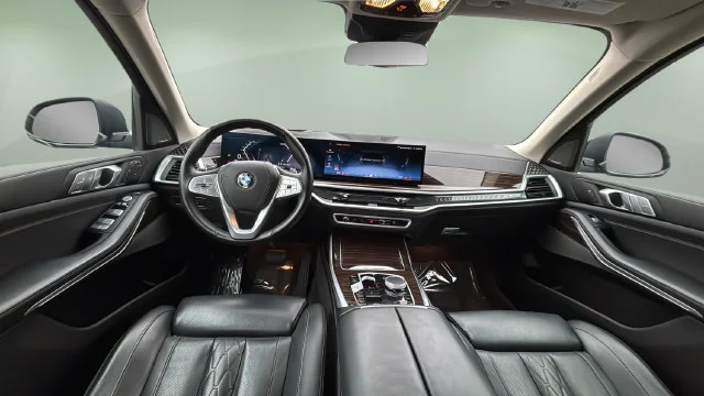 Used 2026 Black BMW xDrive40i image 18