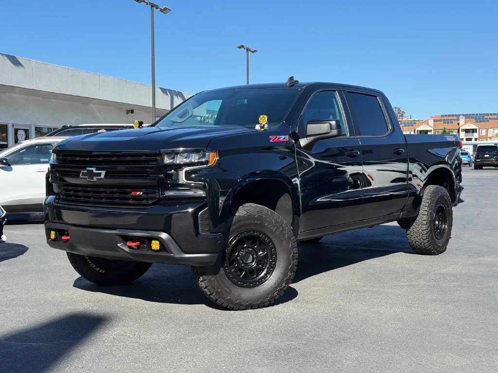 Used 2021 BLACK Chevrolet LT Trail Boss image 2