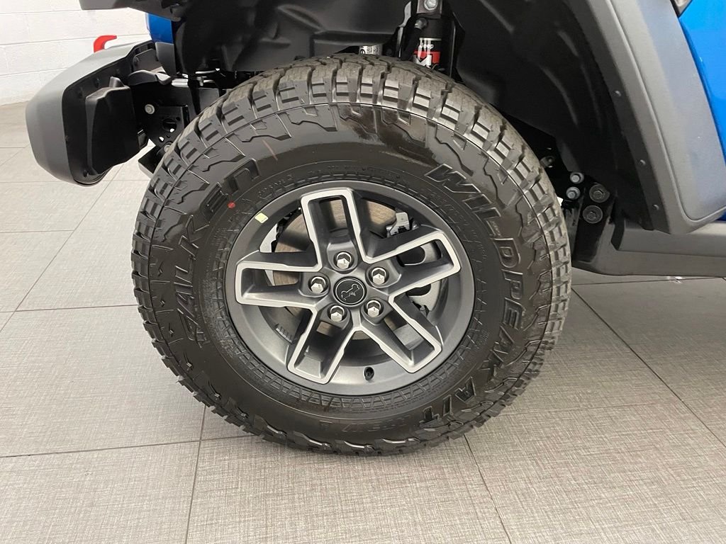 New 2026 Hydro Blue Pearl-Coat Exterior Paint Jeep Mojave image 8