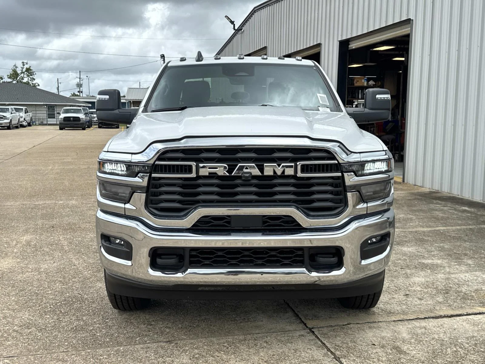 New 2026 Bright White Clear-Coat Exterior Paint RAM Big Horn image 2
