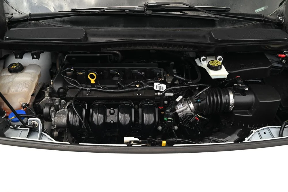Used 2018 White Ford XL image 11