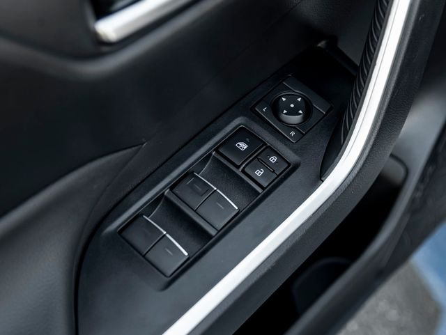 Used 2025 Ice Cap Toyota XLE image 13