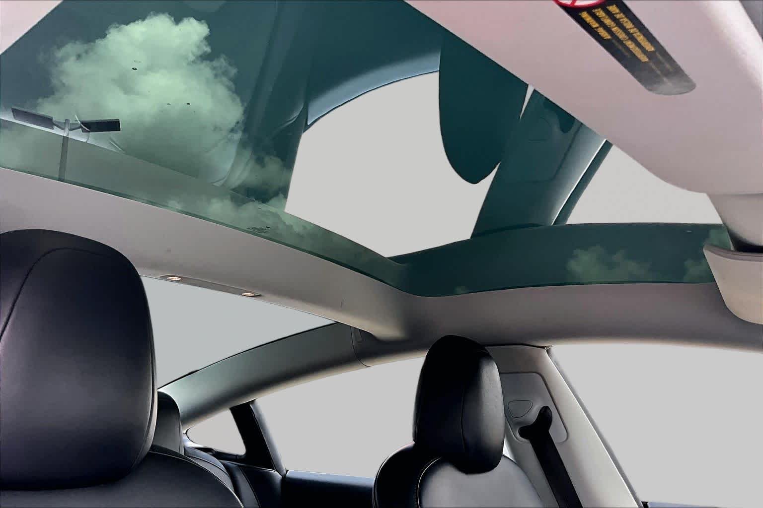 Used 2022 Pearl White Multi-Coat Tesla  image 12