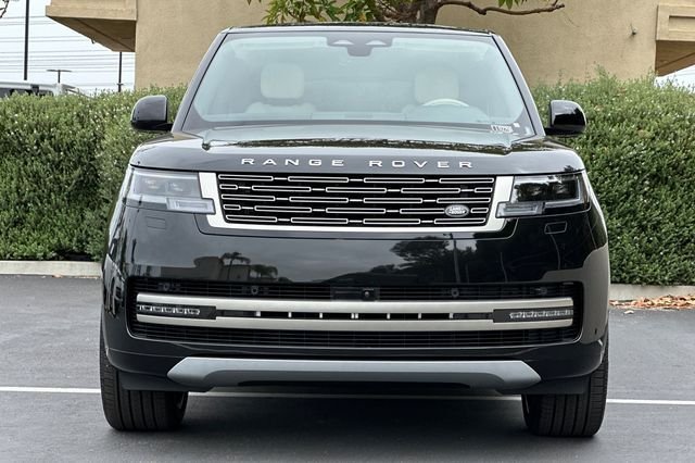 New 2026 Santorini Black LAND ROVER SE LWB 7-Seats / V8 image 8
