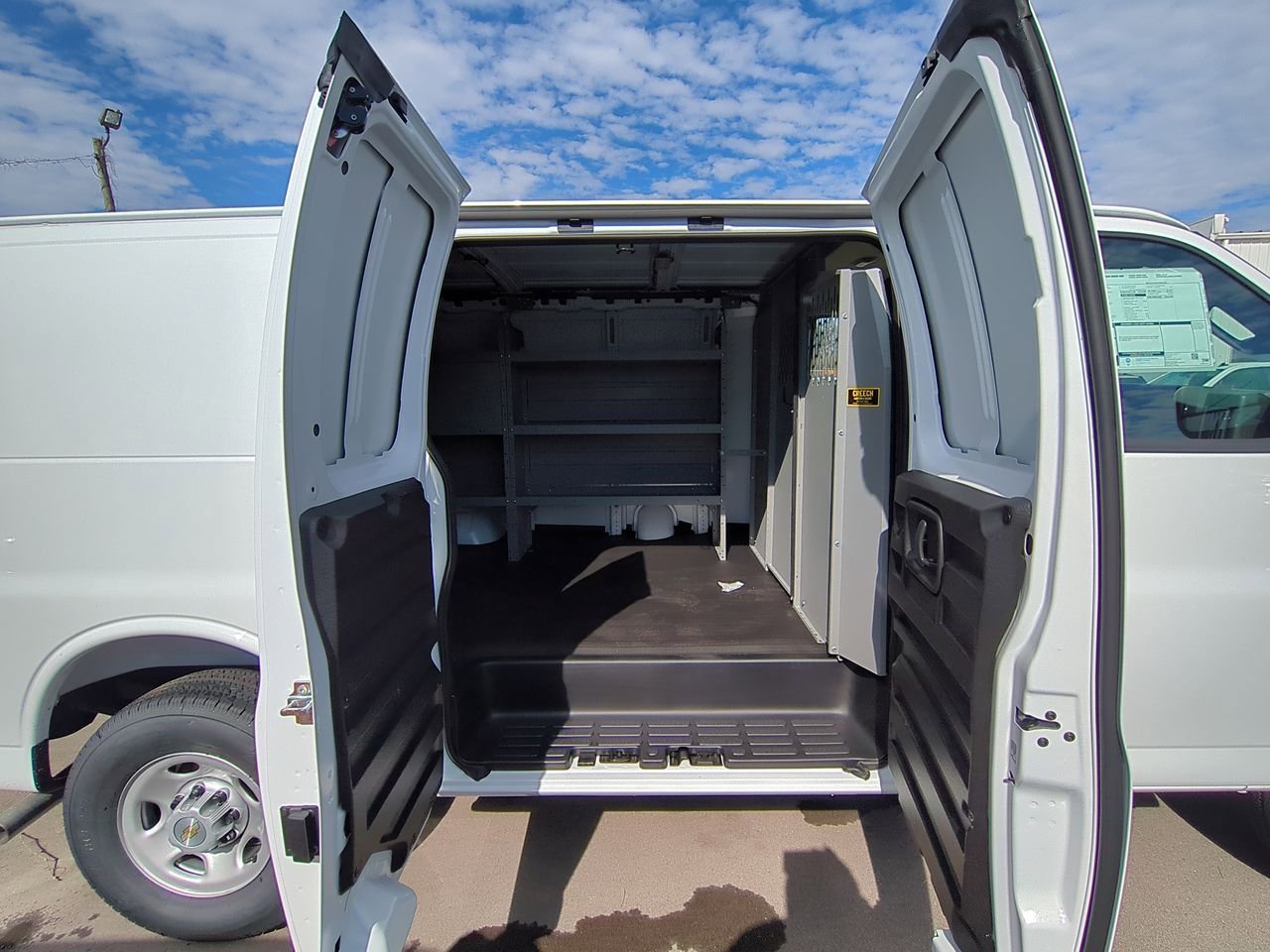 2025 Chevrolet Express Cargo Work Van - Photo 25