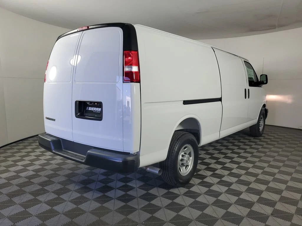 2025 Chevrolet Express Cargo Work Van - Photo 4